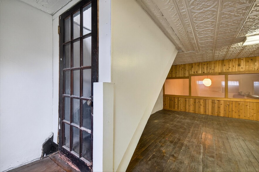 More Photos Of 210 E 5th Ave, Tarentum Office For Sale