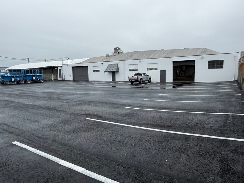 Primary Photo Of 795 Aladdin Ave, San Leandro Warehouse For Lease