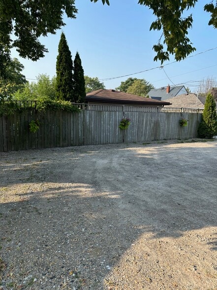 More Photos Of 4165 Tecumseh Rd E, Windsor General Retail For Sale