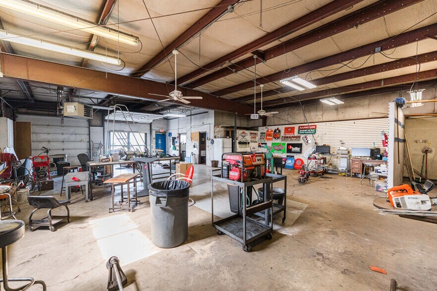 More Photos Of 560 S River St, Batavia Warehouse For Sale