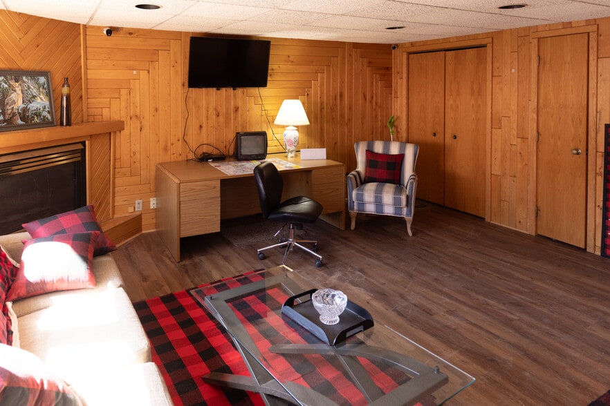 More Photos Of 9966 N State Road 27, Hayward Hotel For Sale