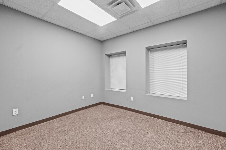 More Photos Of 495 Central Ave, Seekonk Medical For Lease