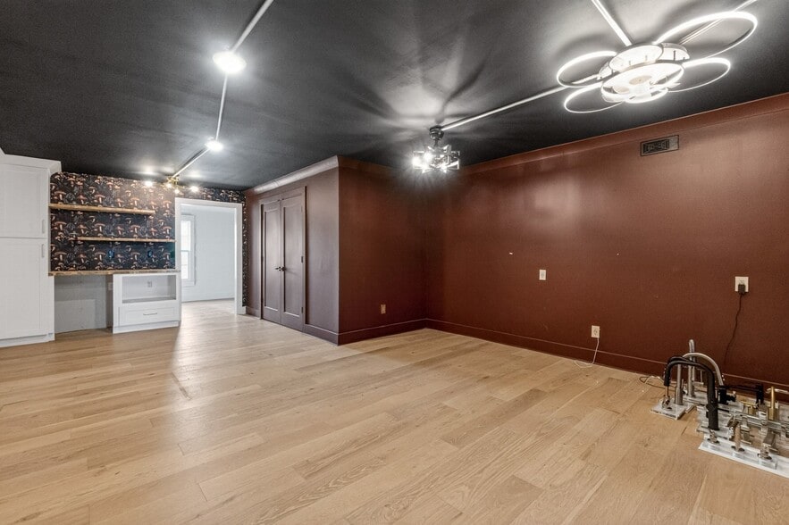 More Photos Of 3440 E Broad St, Statesville Office For Sale