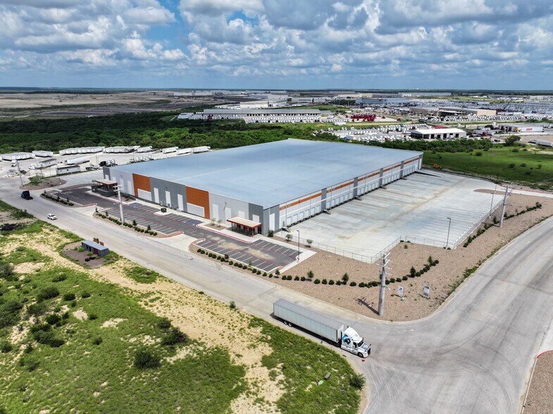 Primary Photo Of 13506 Evolution Loop, Laredo Warehouse For Lease