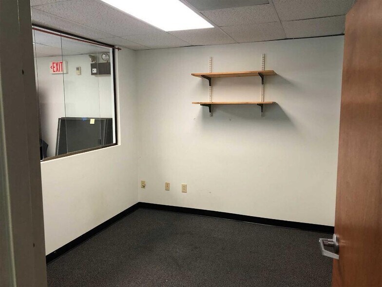 More Photos Of 1085 Route 4 E, Rutland Office For Lease