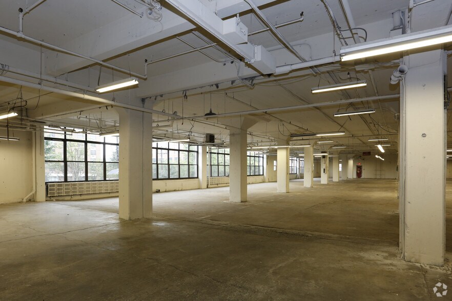 More Photos Of 545 N Arlington Ave, Bloomfield Manufacturing For Lease