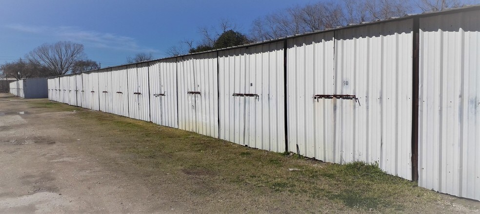 More Photos Of 4931 Allen Genoa Rd, Pasadena Self Storage For Sale