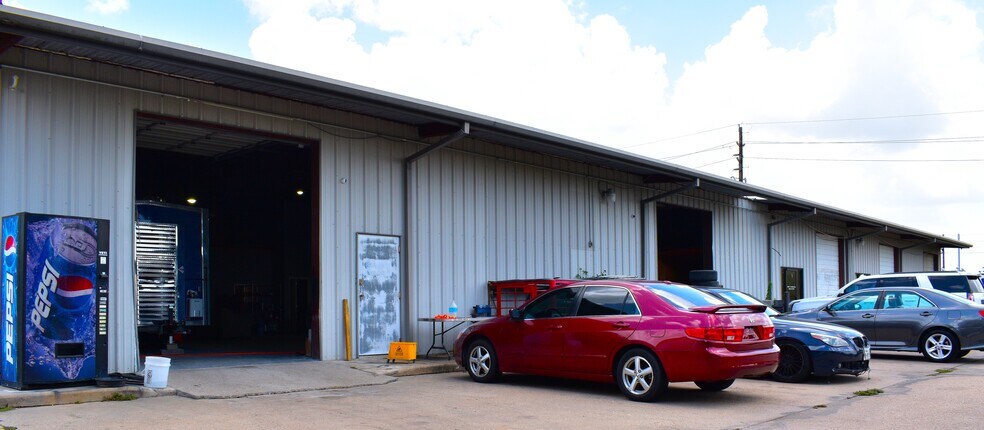 More Photos Of 18025 W Little York Rd, Katy Flex For Sale