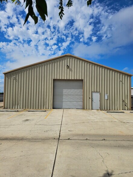 More Photos Of 1503 W Stan Schlueter Loop, Killeen Industrial For Lease