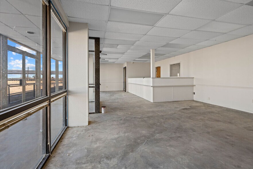 More Photos Of 1109 Kemper St, Lubbock Warehouse For Lease