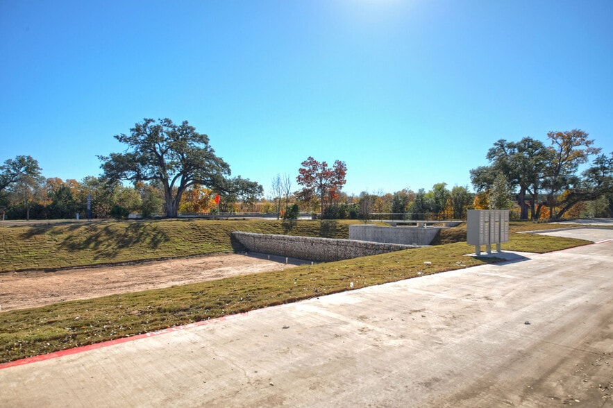 More Photos Of 720 South Bell Blvd, Cedar Park Light Distribution For Sale