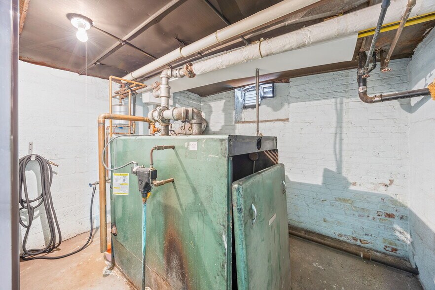 More Photos Of 4326 58th St, Woodside Apartments For Sale