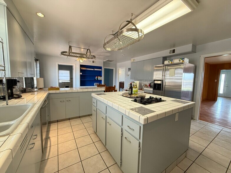 More Photos Of 8610 HWY 17, Balmorhea Specialty For Sale