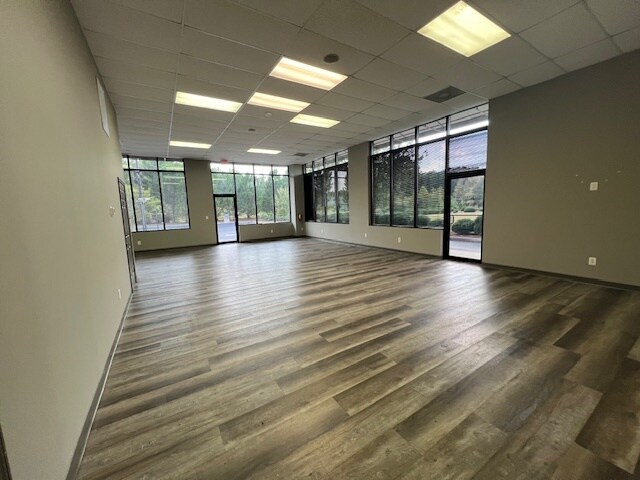 More Photos Of 195 Raymond Hill Rd, Newnan Light Distribution For Lease