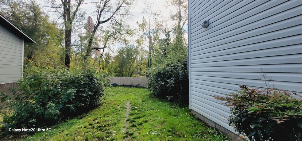 More Photos Of 8824-8828 SE Flavel St, Portland Apartments For Sale