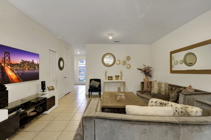 More Photos Of 15809 NW 91st Ct, Miami Lakes Specialty For Sale