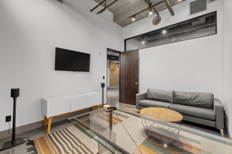More Photos Of 751 N Fairfax Ave, West Hollywood Loft Creative Space For Sale
