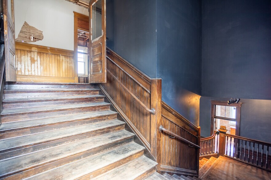 More Photos Of 479 B St, Biggs Storefront Retail Office For Sale