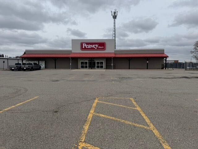More Photos Of 2954 Ontario St, Perth East Freestanding For Lease