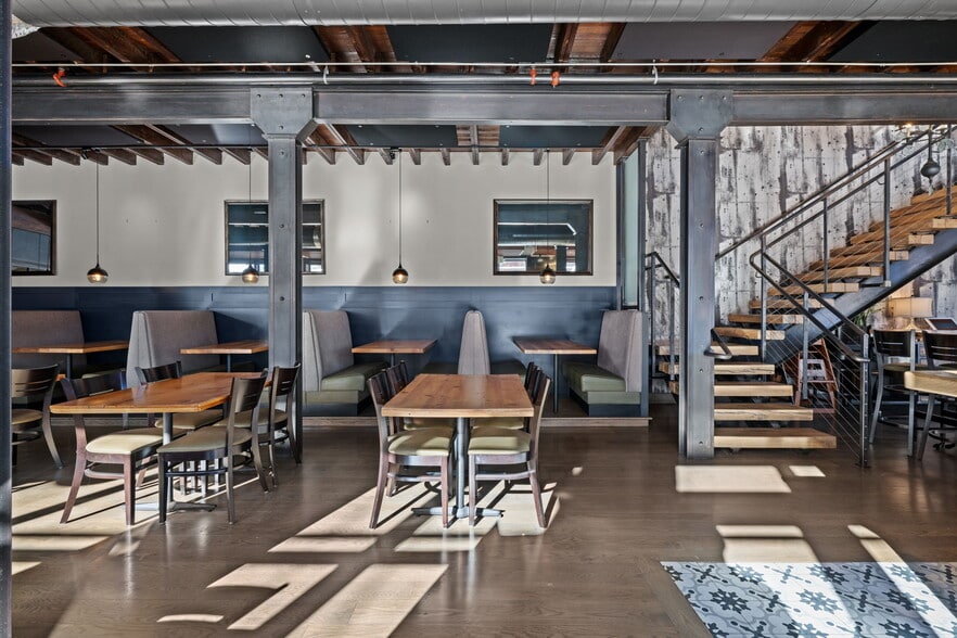 More Photos Of 121 E 2nd Ave, Niwot Restaurant For Lease