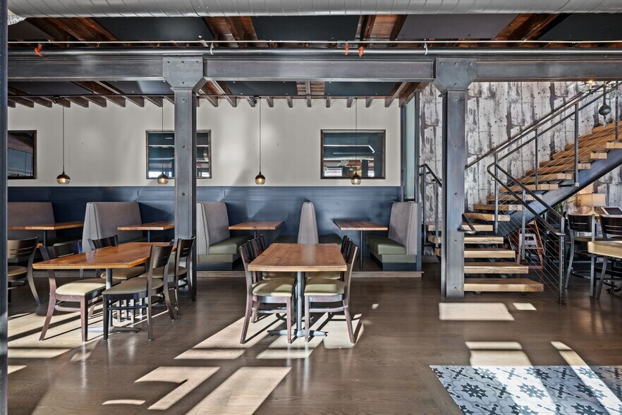 More Photos Of 121 E 2nd Ave, Niwot Restaurant For Sale