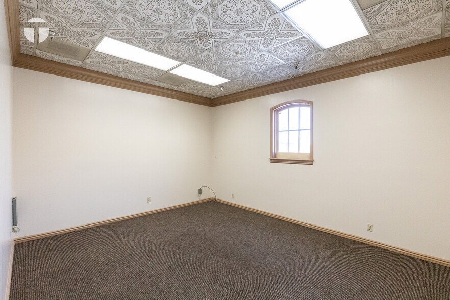 More Photos Of 1017 Front St, Sacramento Storefront Retail Office For Sale