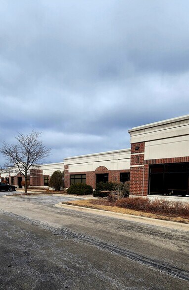 Primary Photo Of 215 Remington Blvd, Bolingbrook Medical For Lease