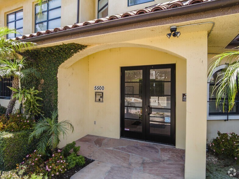 More Photos Of 5500 Balboa Blvd, Encino Office For Sale