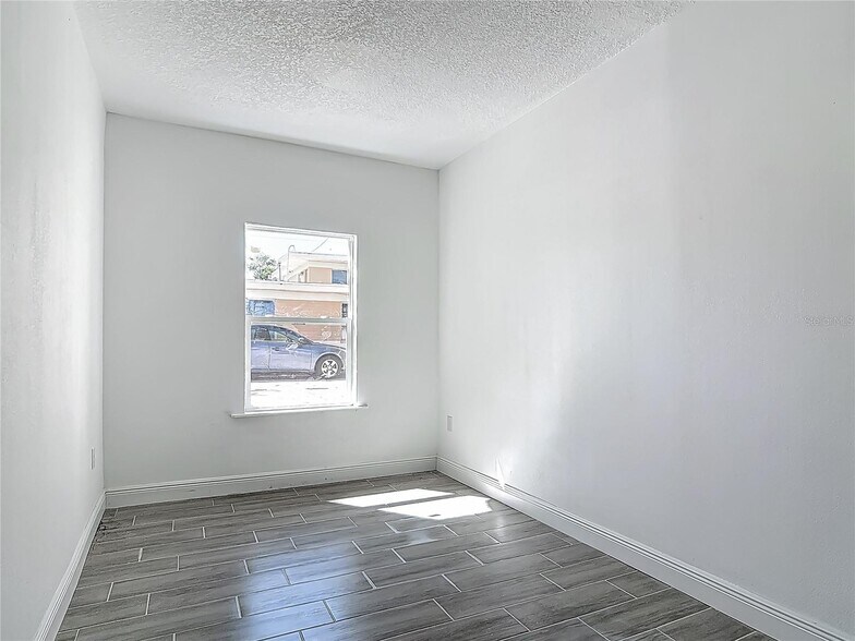 More Photos Of 547 N Ridgewood Ave, Daytona Beach Office For Lease
