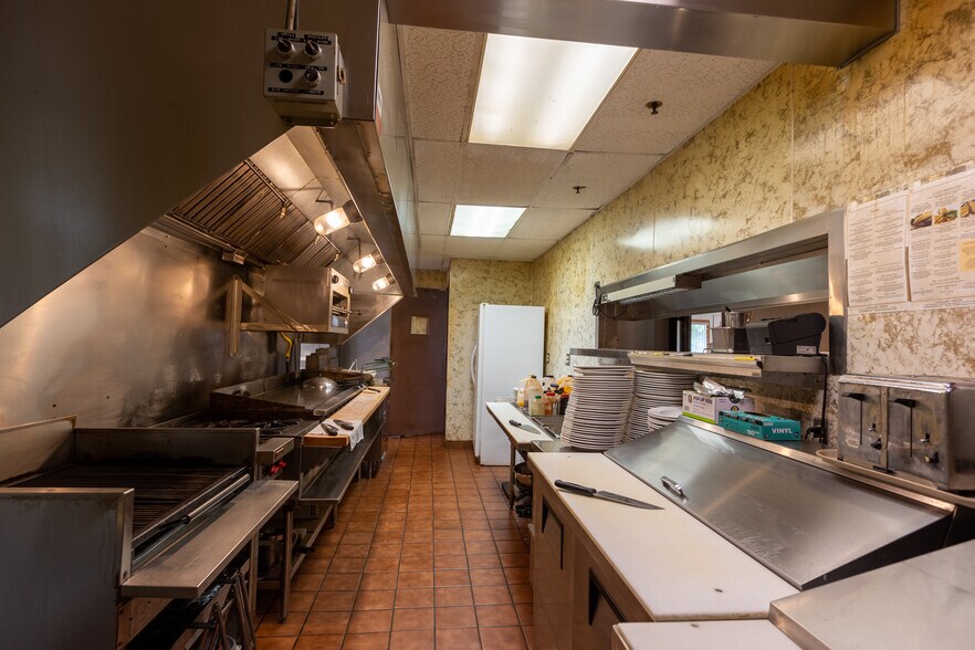 More Photos Of 2771 Scottsville Rd, Scottsville Restaurant For Sale