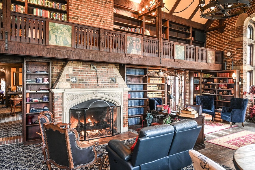 More Photos Of 1272 SW Fillmore St, Topeka Hospitality For Sale