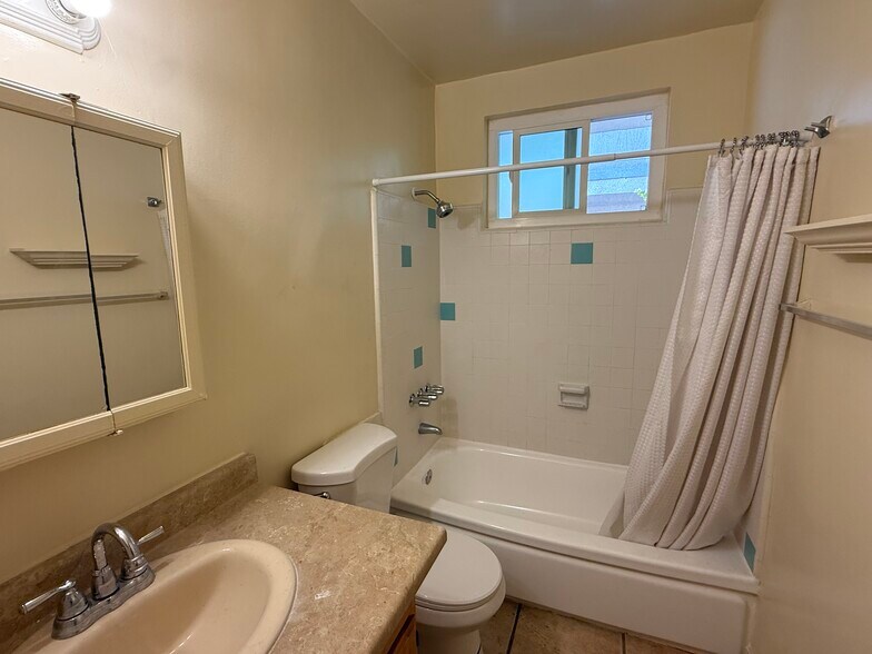 More Photos Of 3674 Empire Dr, Los Angeles Apartments For Sale