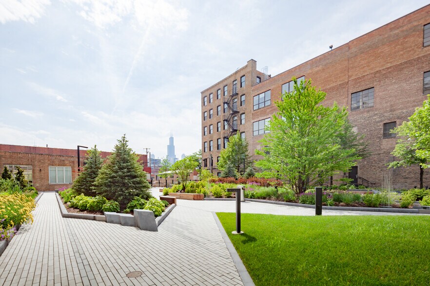 More Photos Of 1320 W Fulton St, Chicago Loft Creative Space For Lease