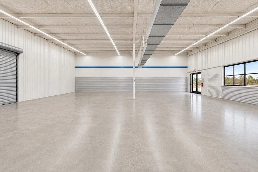 More Photos Of 684 Interstate 45 S, Huntsville General Retail For Lease