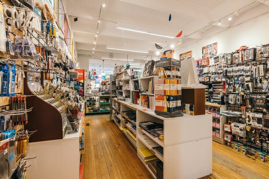 More Photos Of 38 Railroad St, Great Barrington Storefront For Lease