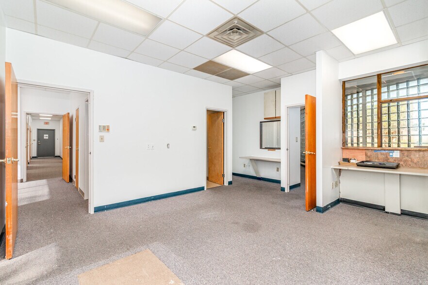 More Photos Of 10196 Springfield Pike, Cincinnati Medical For Sale