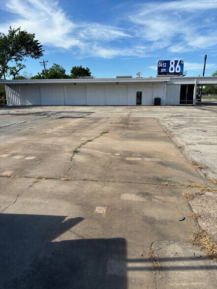 More Photos Of 2014 Strawberry Road, Pasadena Land For Sale