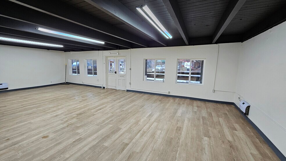 More Photos Of 21719 Donner Pass Rd, Soda Springs Storefront Retail Residential For Lease