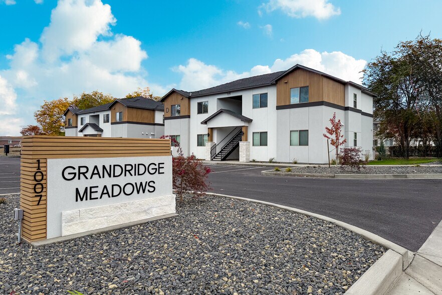 Primary Photo Of 1007 Grandridge Road, Grandview Apartments For Sale