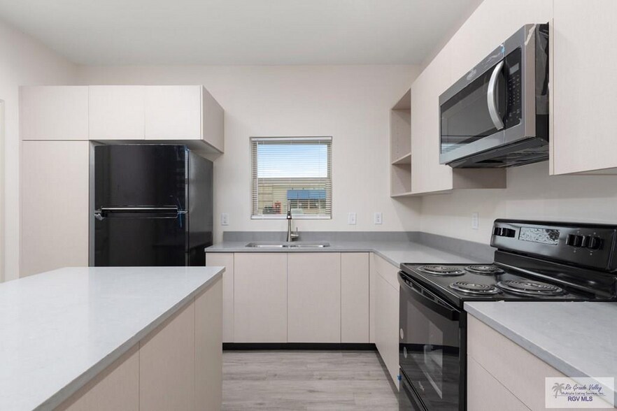 More Photos Of 2107 Village Center Blvd, Brownsville Apartments For Sale