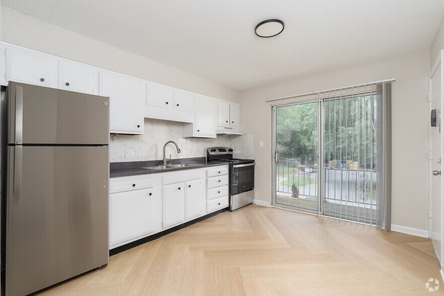 More Photos Of 400 N Oakland Ave, Carbondale Apartments For Sale
