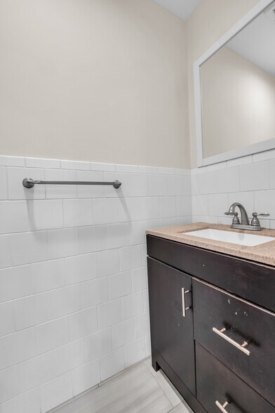 More Photos Of 715 Flanders Rd, Riverhead Office For Sale