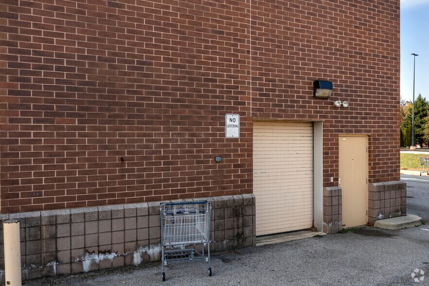 More Photos Of 55 Drury Dr, La Plata Drugstore For Lease