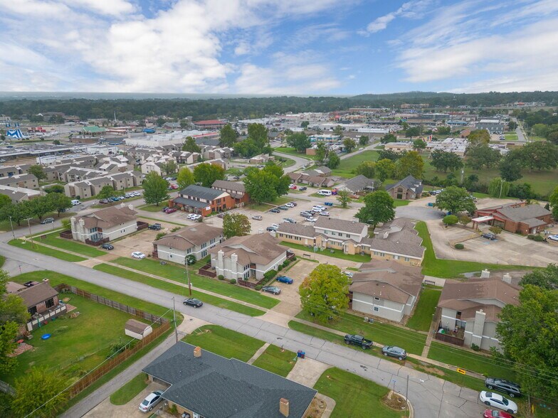 More Photos Of 2401 S 50th St, Fort Smith Apartments For Sale