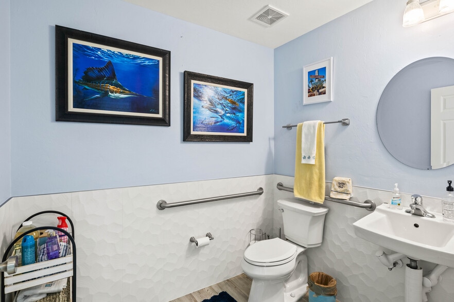 More Photos Of 4574 Pine Island Rd NW, Matlacha Office For Sale