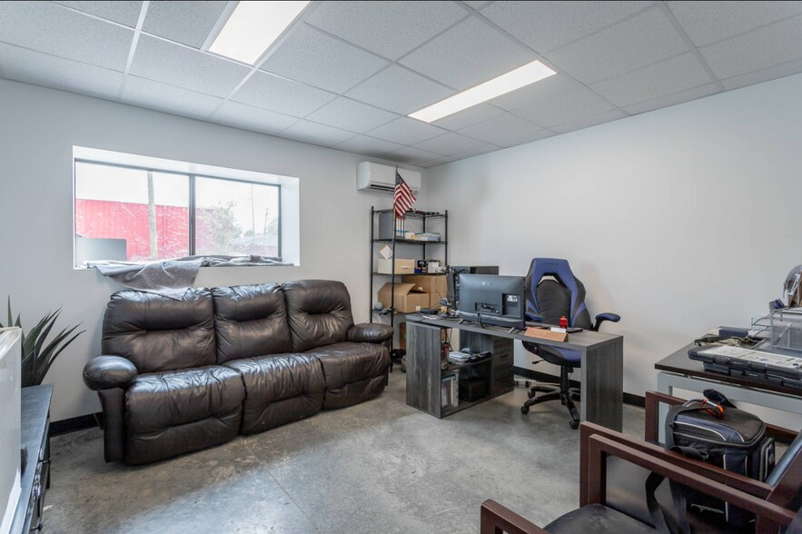 More Photos Of 1409 E 51st St, Chattanooga Warehouse For Lease