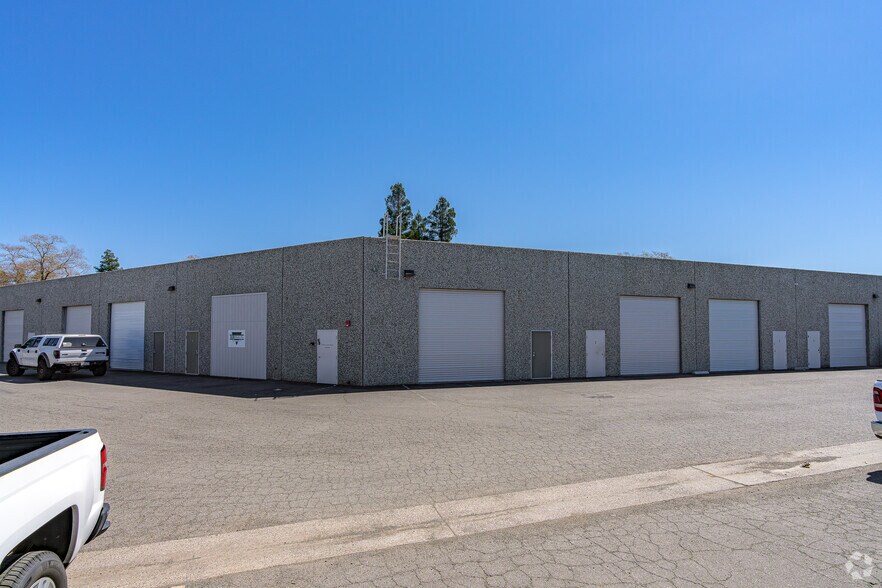 More Photos Of 3608 Madison Ave, North Highlands Distribution For Lease