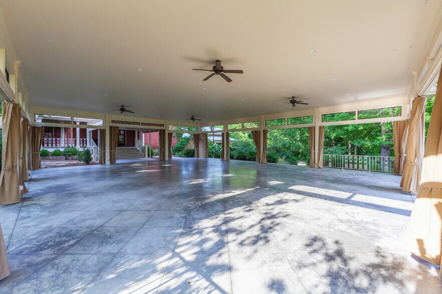 More Photos Of 204 E Deaderick St, Jackson Land For Sale