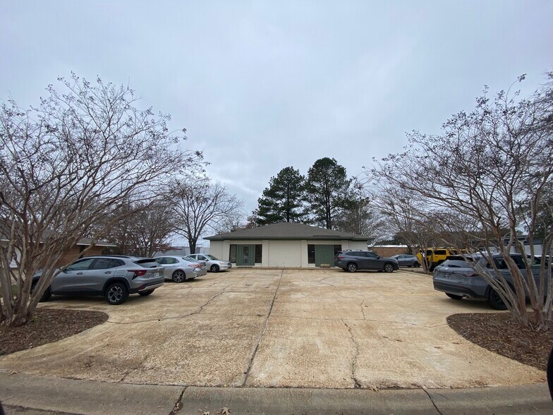 More Photos Of 106 Office Park Dr, Brandon Office For Sale