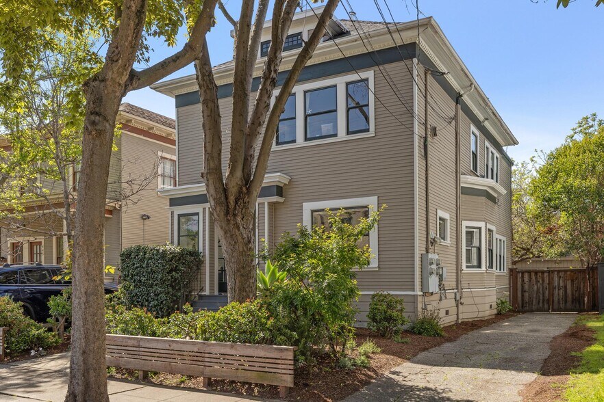 More Photos Of 449 37th St, Oakland Apartments For Sale